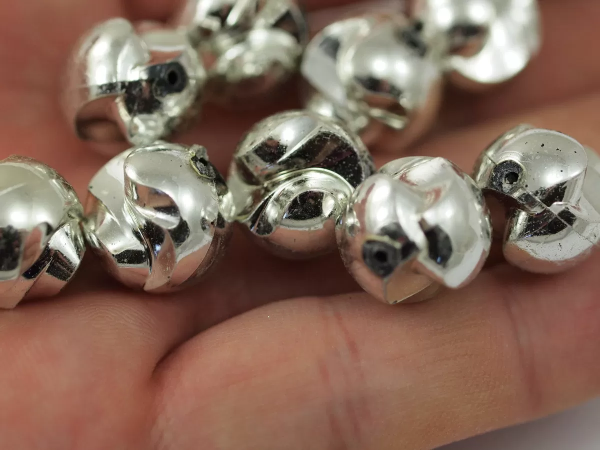 10 Vintage Silver Plastic Round Beads 15 Mm