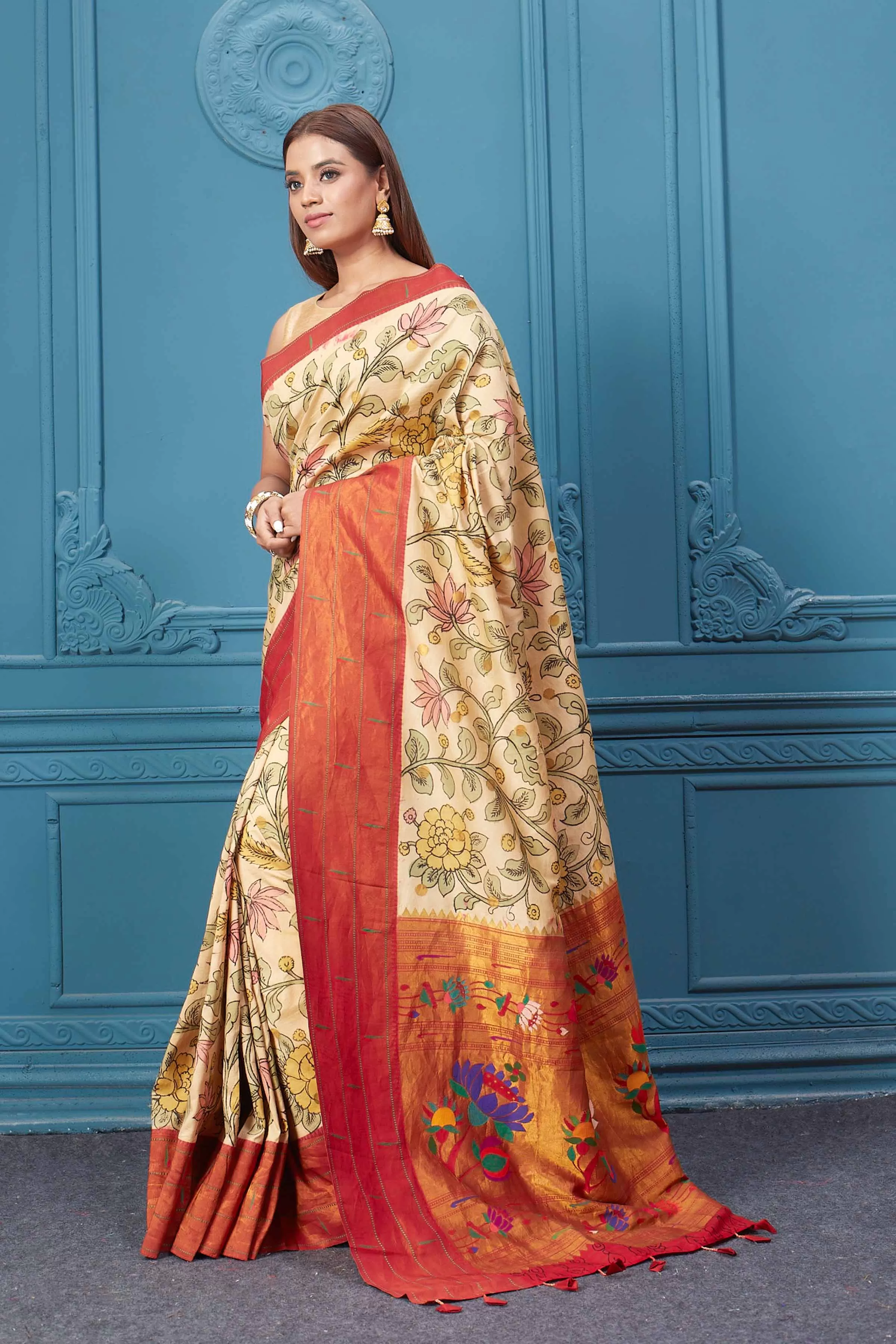 91A014 Cream Kalamkari Paithani Saree with Red Zari Border