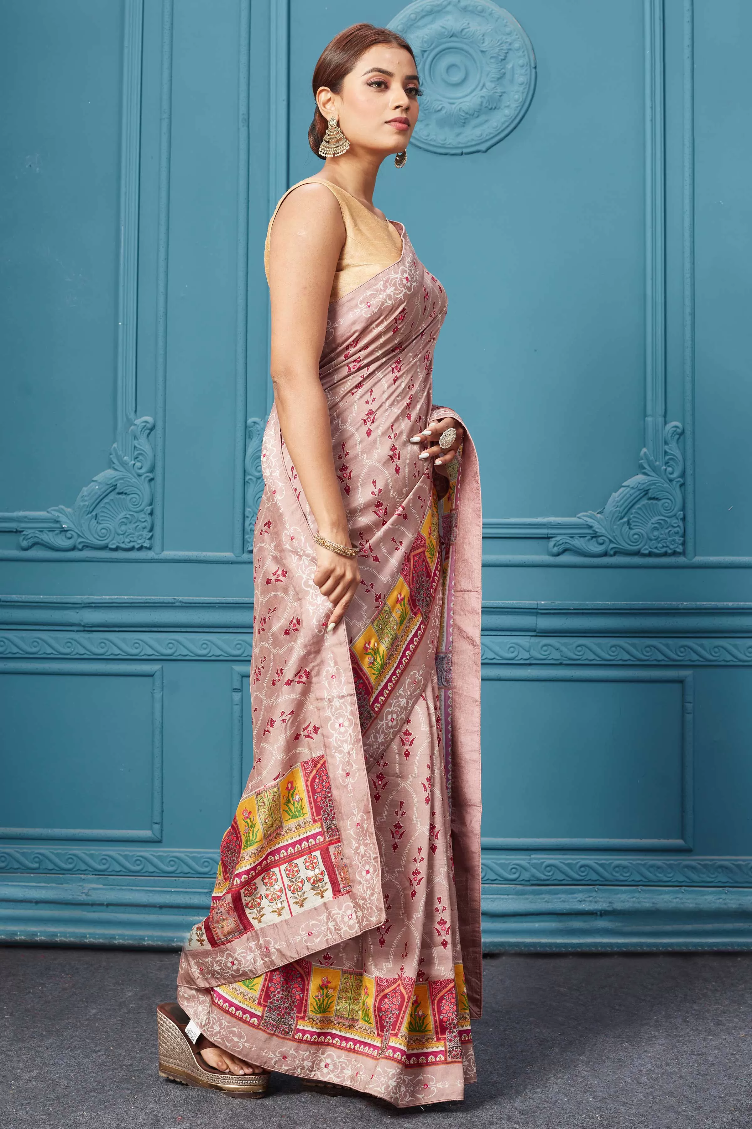 91A101 Peach Embroidered Mulberrry Silk Saree Set