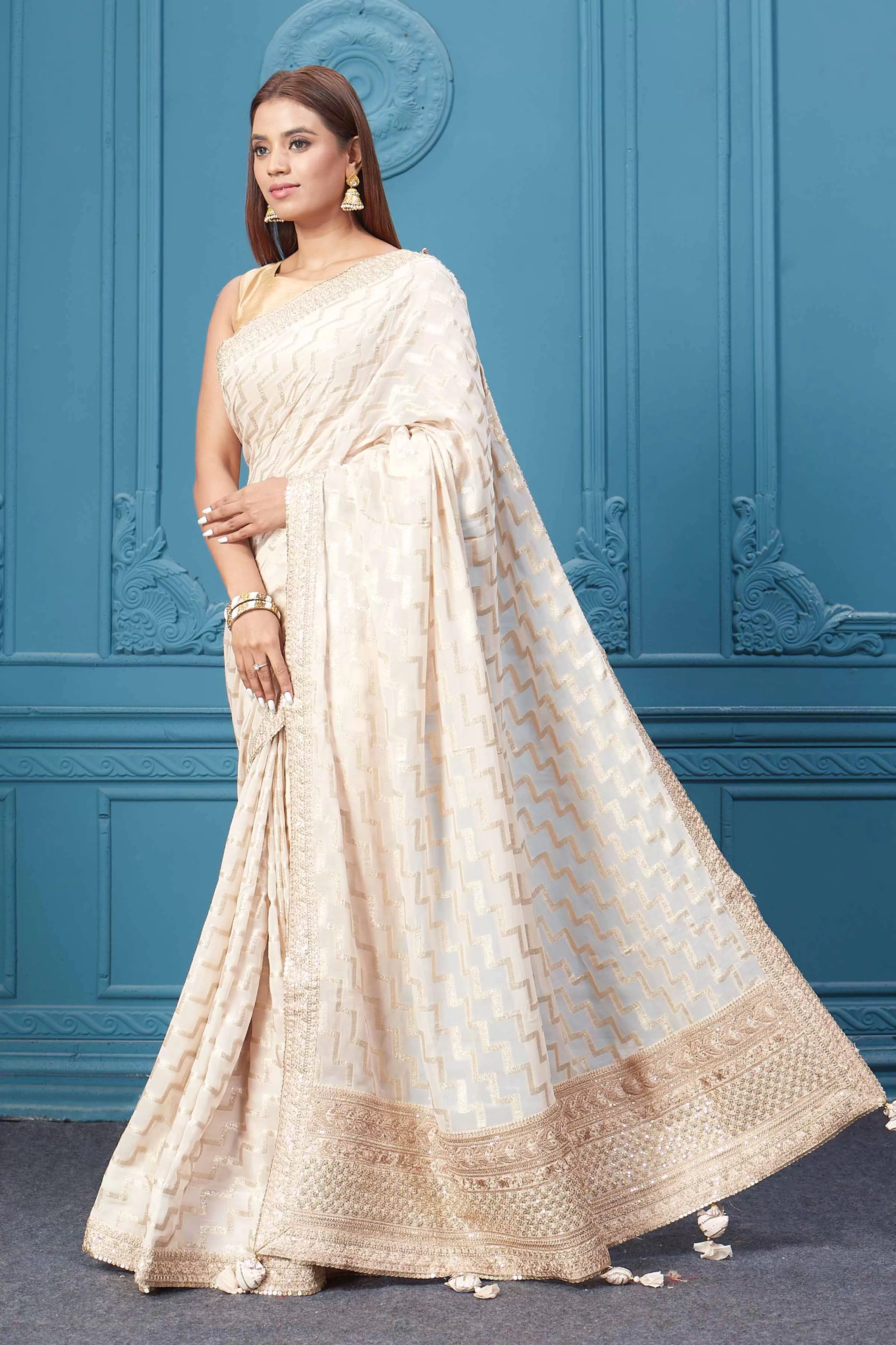 91A104 Off-White Embroidered Georgette Saree with Saree Blouse