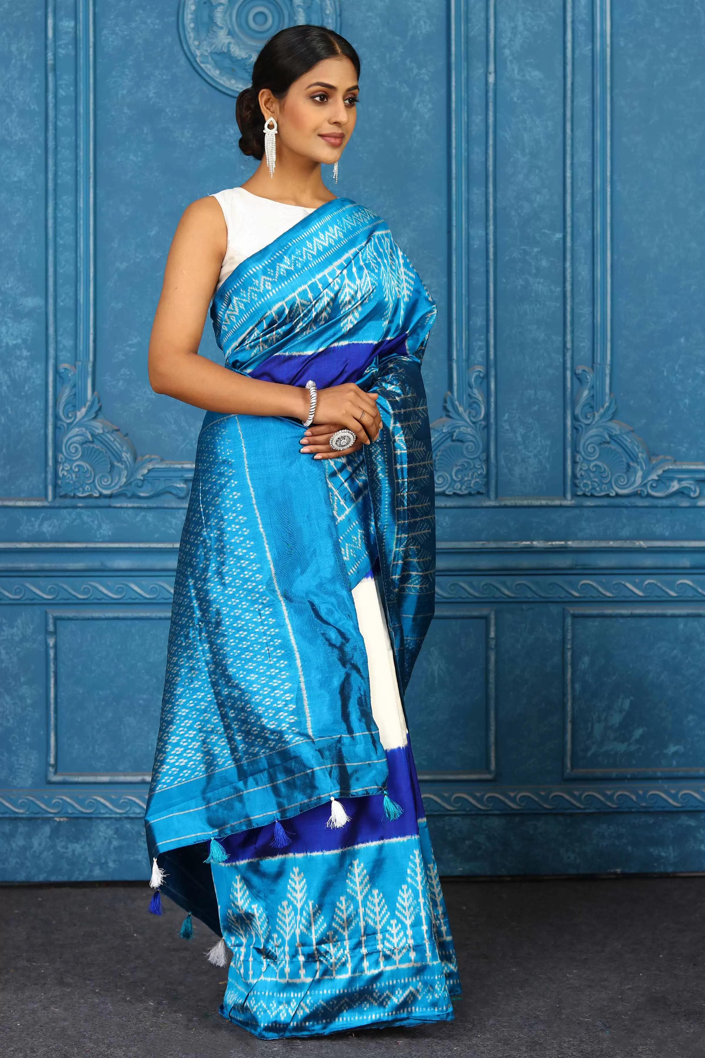 91A427 Cream and Blue Pochampally Ikkat Silk Saree