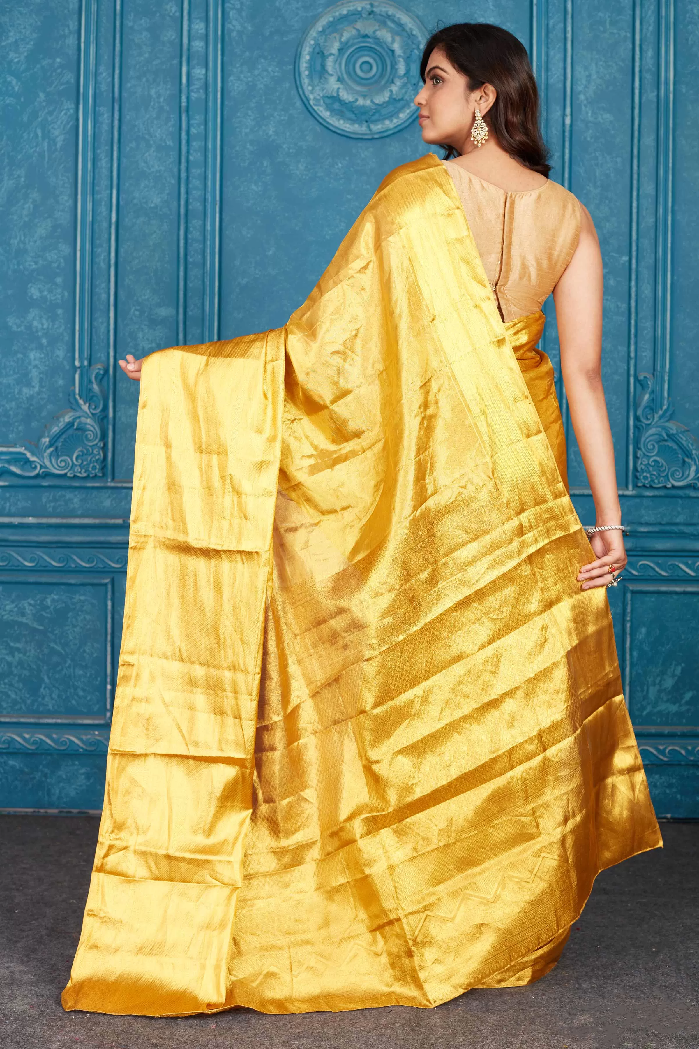 91A463 Golden Heavy Kanchipuram Silk Saree