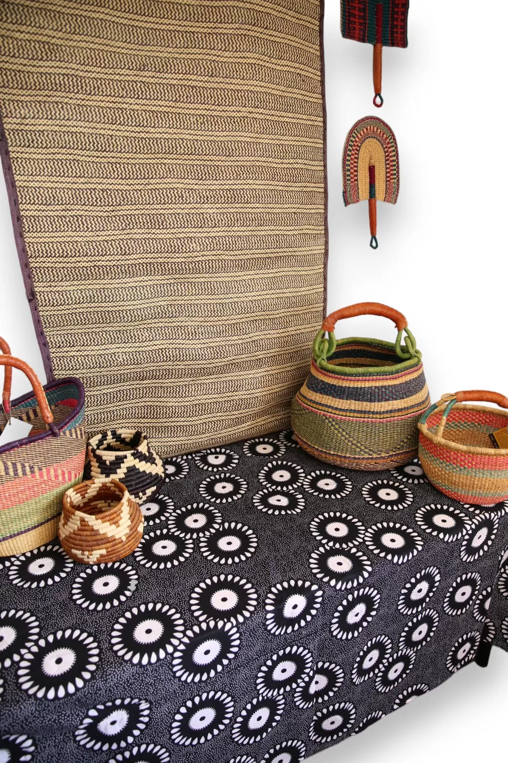 AFRI BEADS WAX PRINT TABLECLOTH BLACK AND WHITE CIRCLES