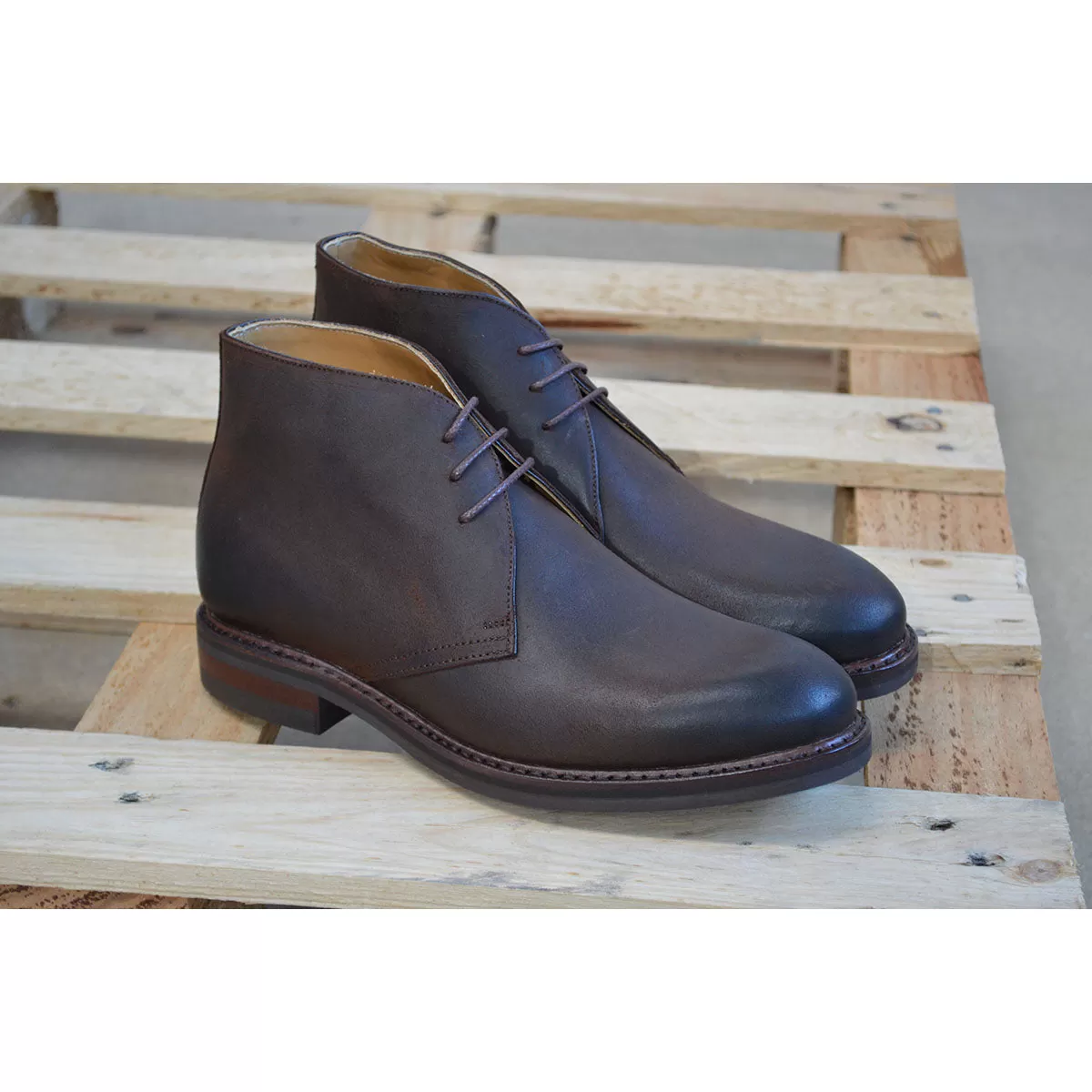 Berwick 1707 Chukka Boot (320) - Waxy Commander Snuff