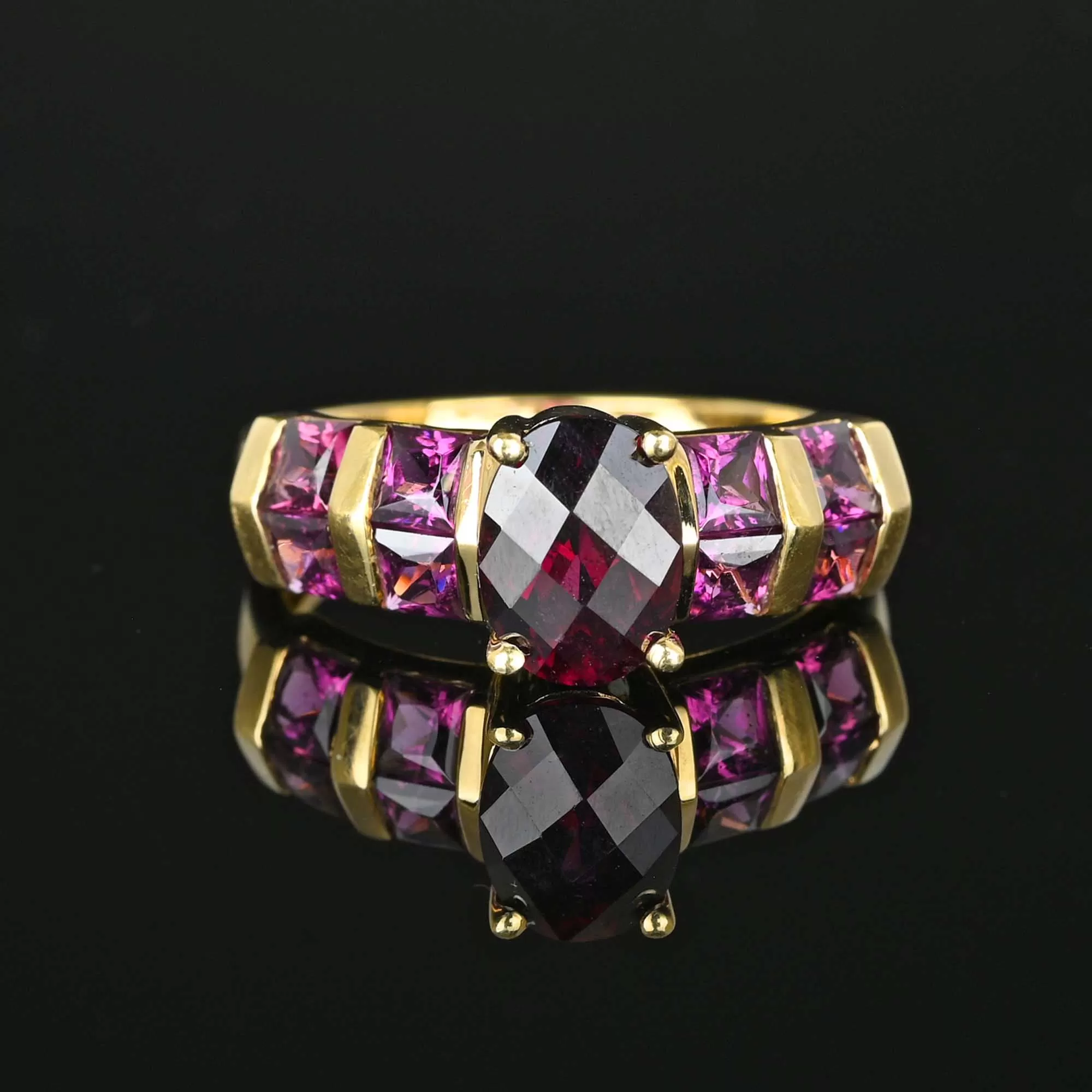 Checkerboard Cut Rhodolite Garnet Ring Band in Gold