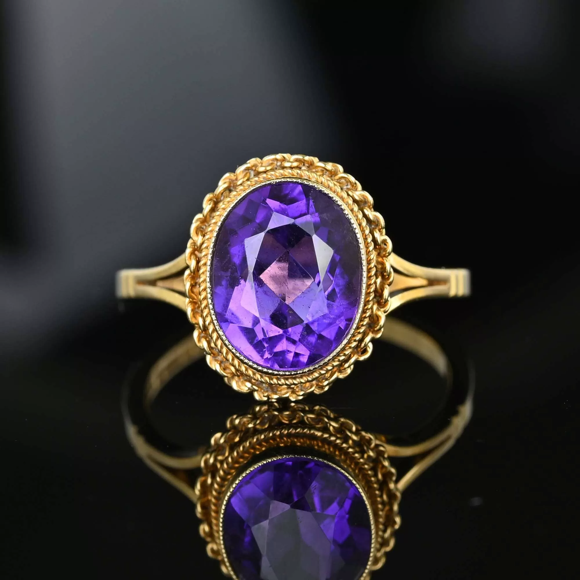 Fine Vintage 2.5 CTW Natural Amethyst Ring in Gold