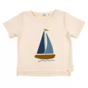 oh baby! Raw Edge Short Sleeve Cotton Slub Tee - Denim Sailboat Applique - Cashew