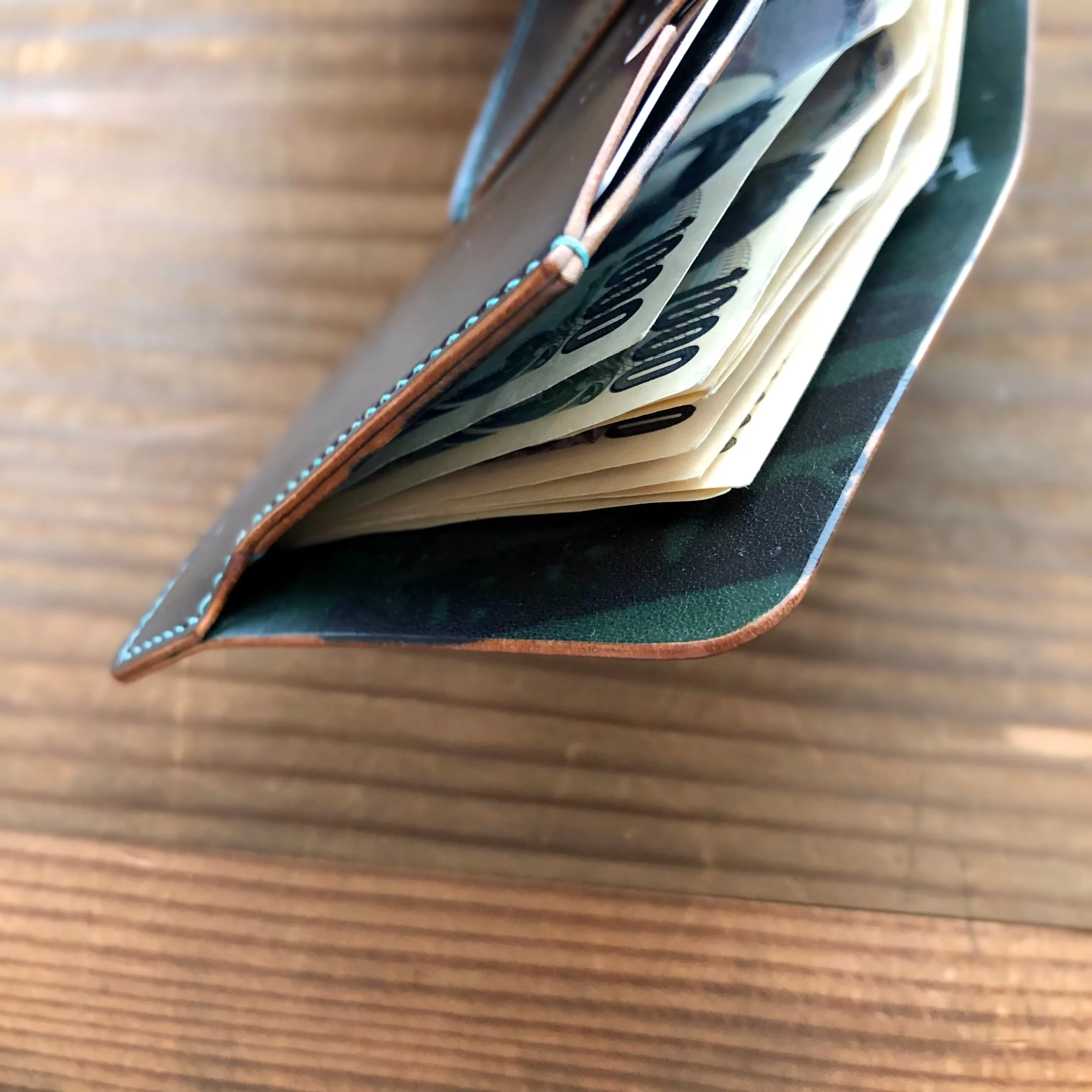 Shell Wallet / Simple / Slim Bifold【Horween】シェルコードバンの薄めの二折り財布