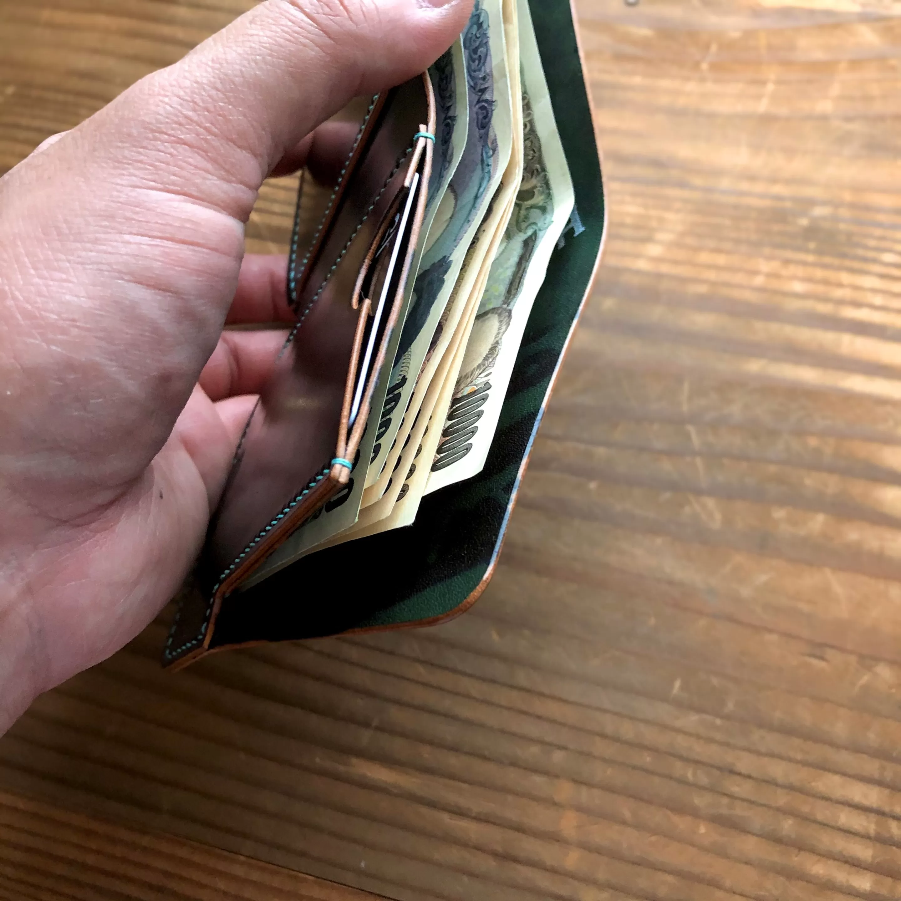 Shell Wallet / Simple / Slim Bifold【Horween】シェルコードバンの薄めの二折り財布