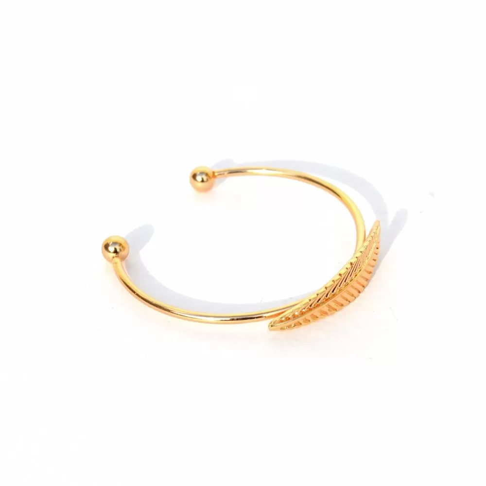 Single Leaf Gold Bracelet