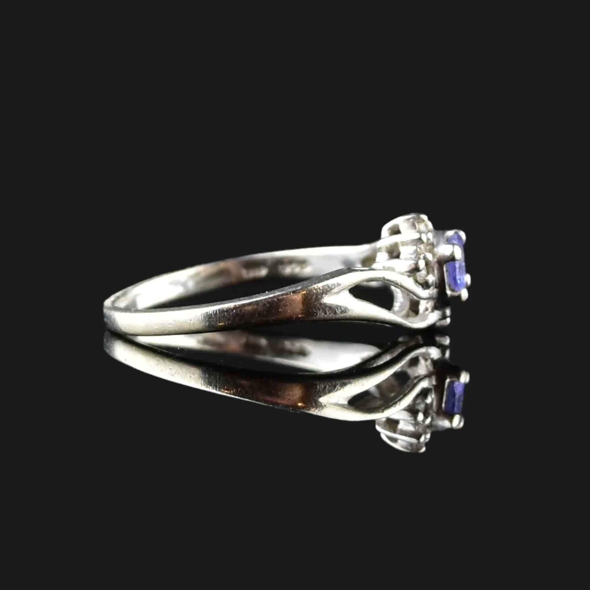 Vintage 10K White Gold Tanzanite Ring