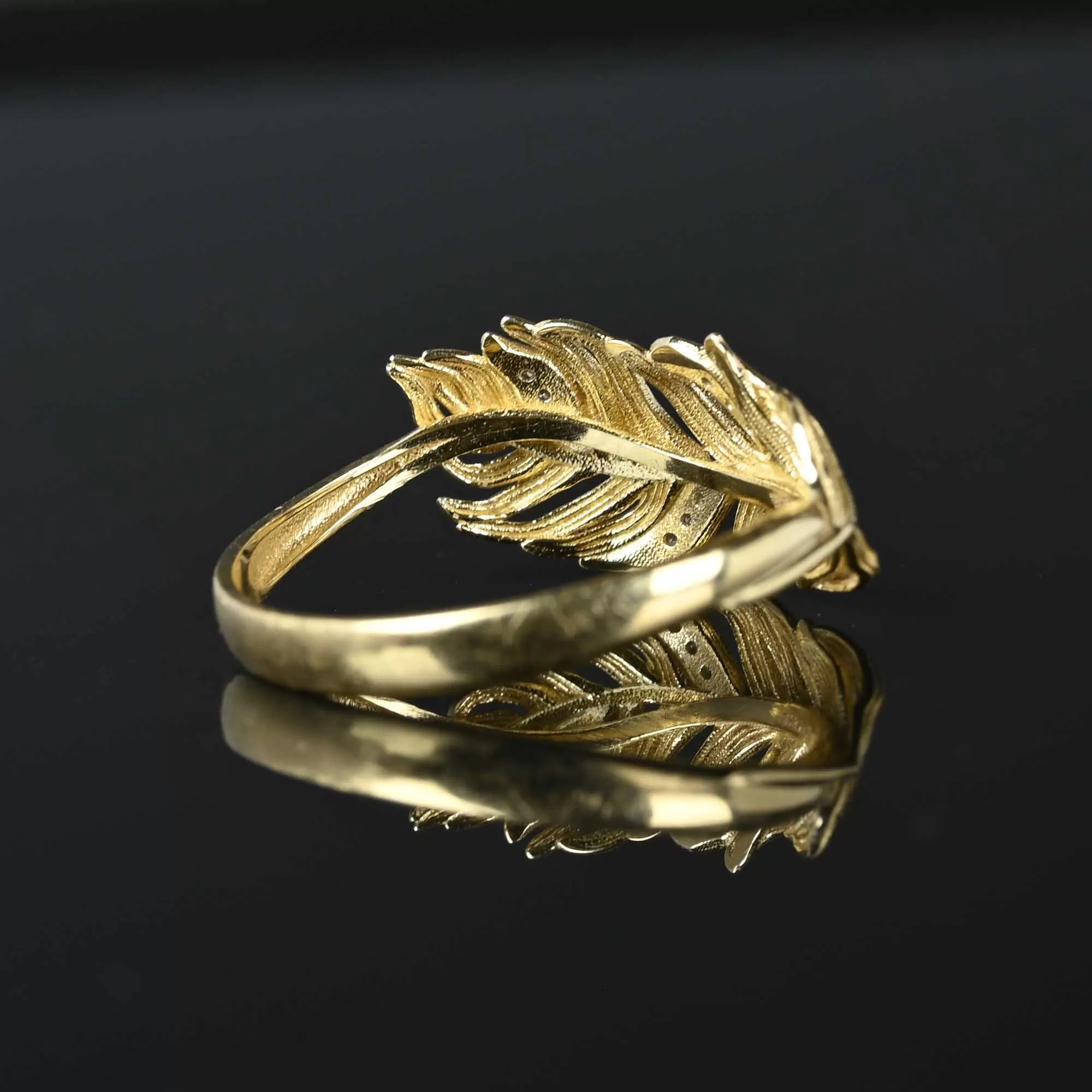 Vintage 14K Gold Diamond Feather Ring