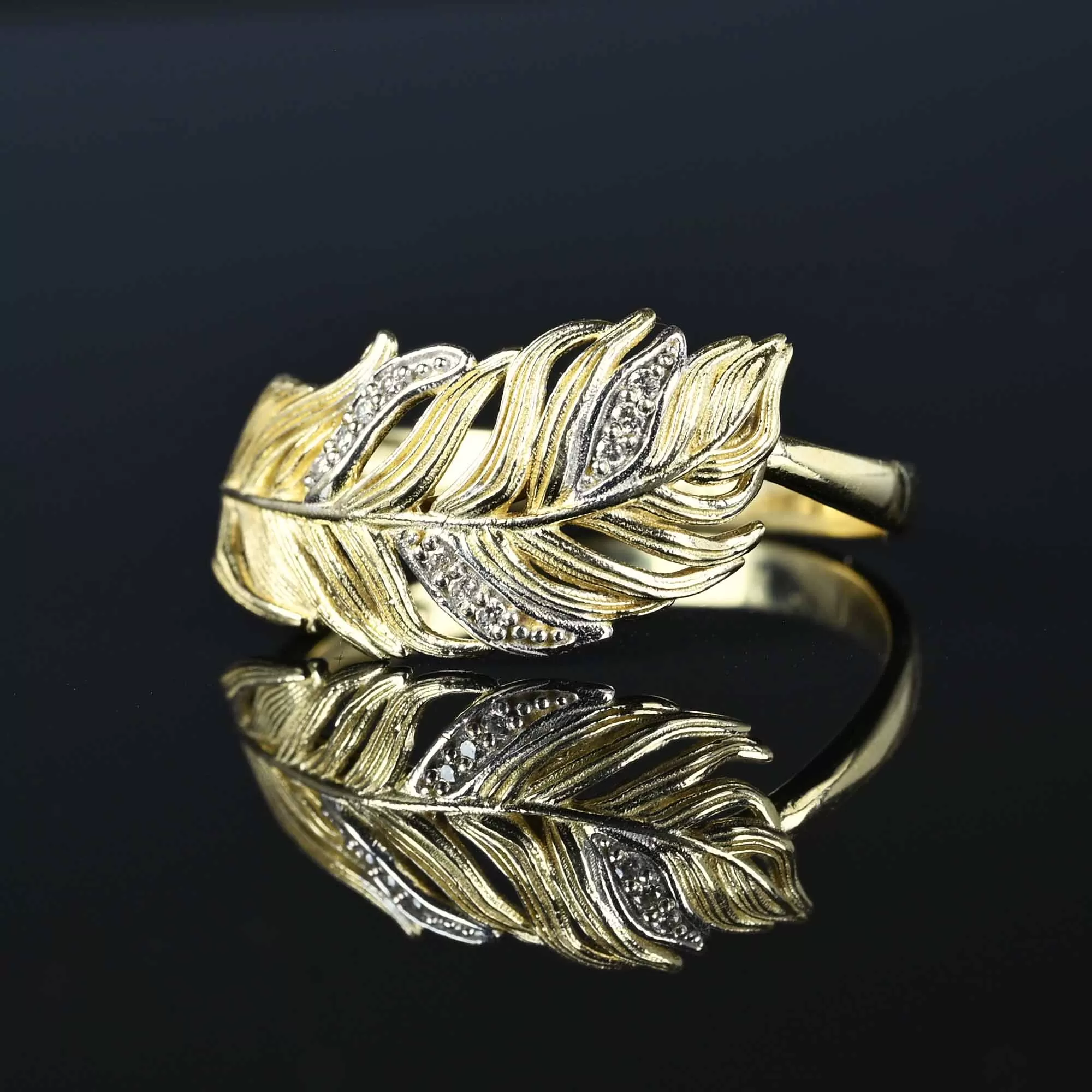 Vintage 14K Gold Diamond Feather Ring