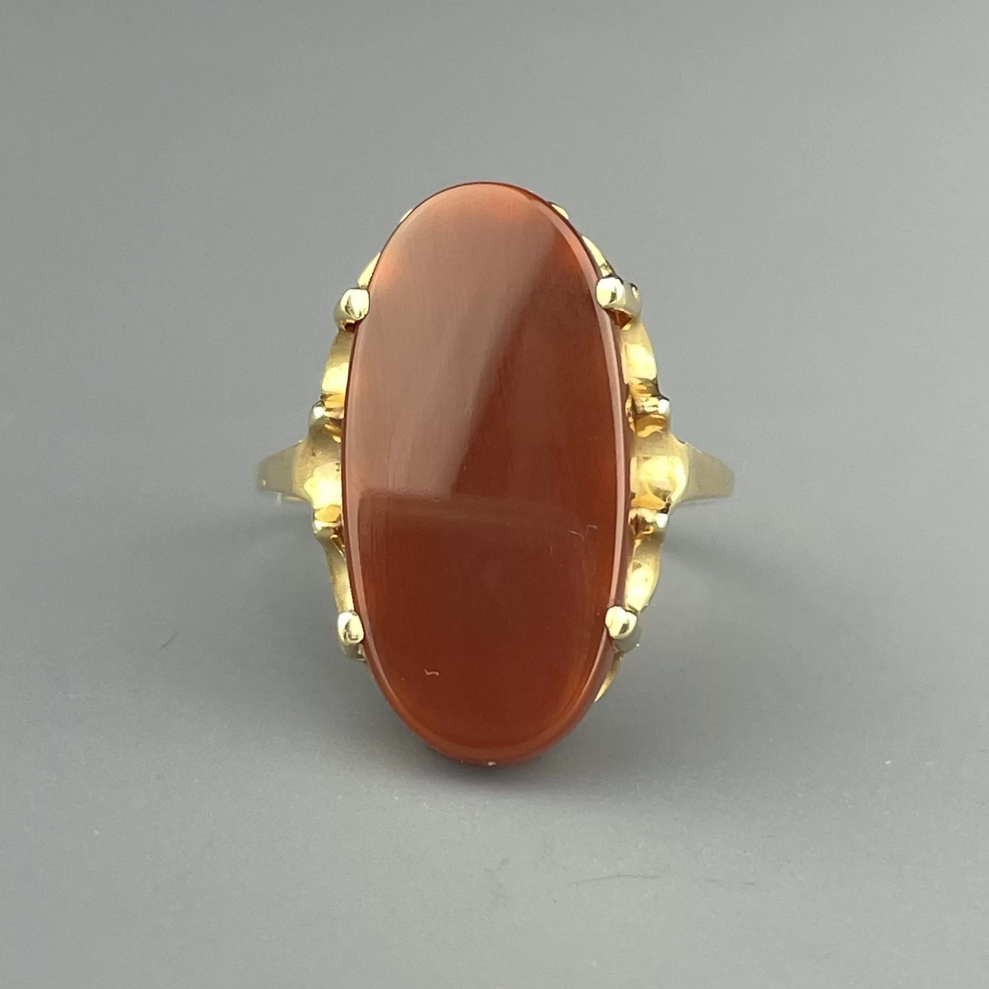 Vintage 14K Gold Oval Carnelian Signet Style Ring, Sz 7